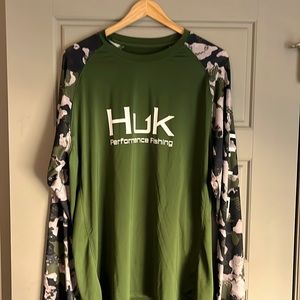 Huk Fishing Shirt - Large